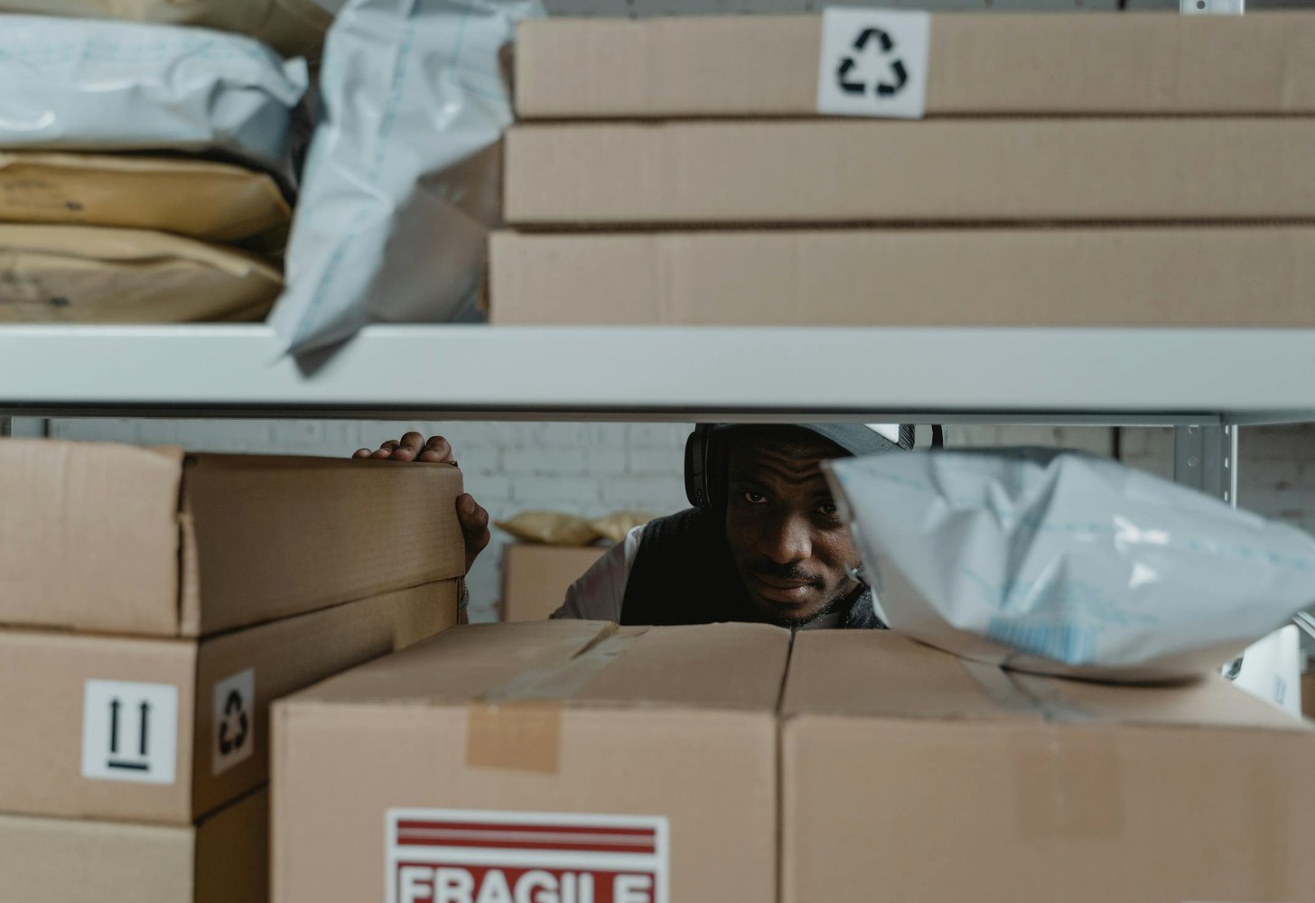 Quality check of packages and products before shipment
