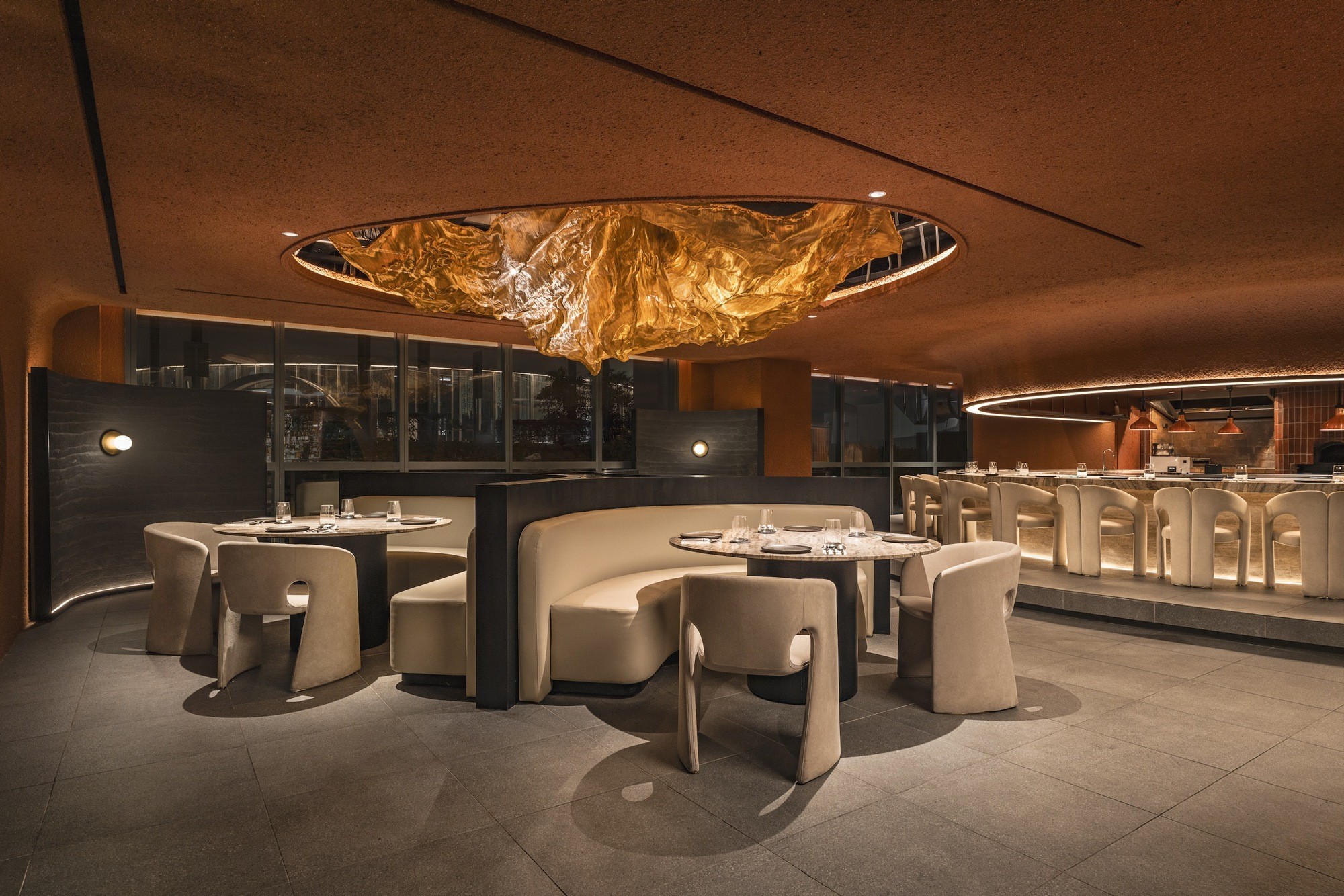 Bar Kar Restaurant Main Dining Experience image 3